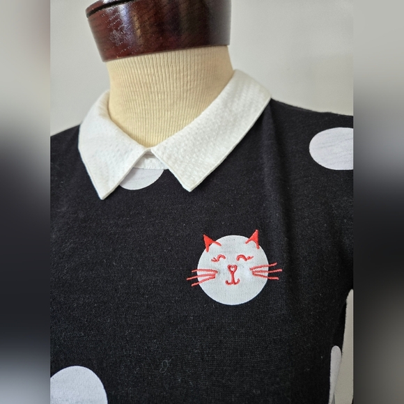 MAISON JULES Black and White Polka Dot Collared Women's Top with Cat. Size Small - Picture 3 of 10